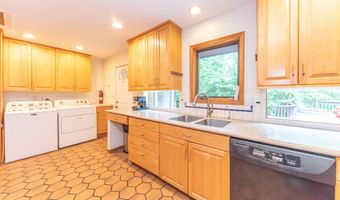 1877 Arlington Blvd, Ann Arbor, MI 48104