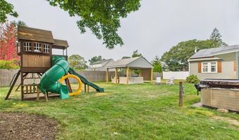 30 Alvin St, Warwick, RI 02886