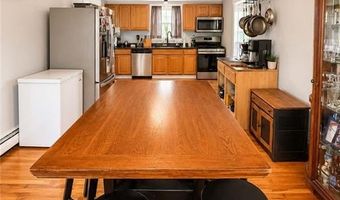 625 Mendon Rd, Cumberland, RI 02864