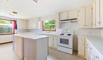 34 7th St, Apalachicola, FL 32320