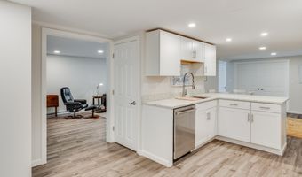 240 Bragg's Ln, Barnstable, MA 02630