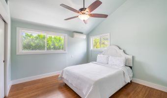 567 Kawailoa Rd D, Kailua, HI 96734
