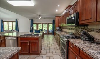 6904 Ruby Ct, Austintown, OH 44515