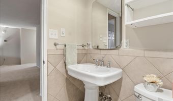 4600 S FOUR MILE RUN Dr 207, Arlington, VA 22204