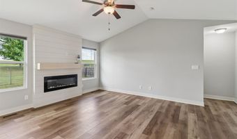 2013 2nd St SW, Altoona, IA 50009