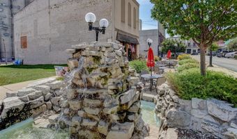 215 W 3rd St, Alton, IL 62002