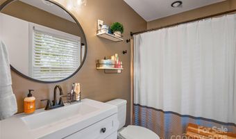 477 Panther Branch Rd, Alexander, NC 28701