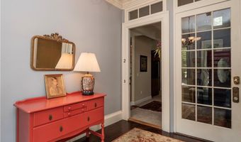 8 Cottage St 2, Newport, RI 02840