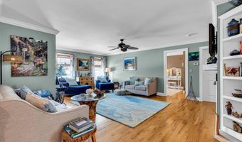 21 W Magnolia Ave, Beach Haven, NJ 08008
