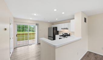 1075 Shady Lake Dr, Columbus, OH 43228