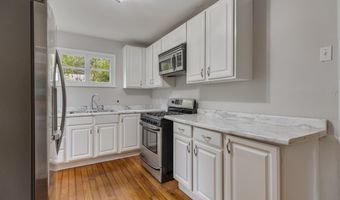 148 Wildwood Rd, Algonquin, IL 60102