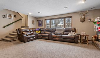 11 Linda Ln, Aberdeen, SD 57401