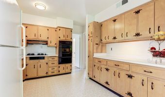 6115 LONE OAK Dr, Bethesda, MD 20817