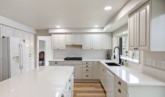1114 LAKEWOOD Dr, Albany, OR 97321