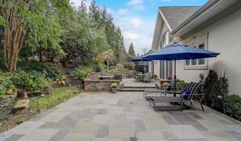 4744 34TH St N, Arlington, VA 22207