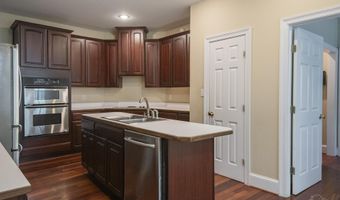 151 Mockingbird Ln, Atmore, AL 36502