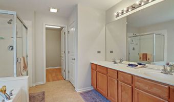 1286 Goldfinch Ln, Antioch, IL 60002