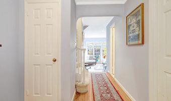 6701 WASHINGTON Blvd B, Arlington, VA 22213