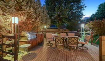 32335 Wildwood Dr, Adel, IA 50003