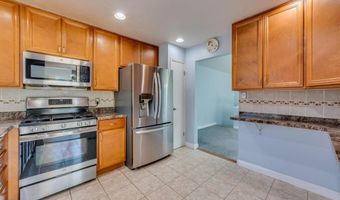 292 Brightfield Dr, Ballwin, MO 63021