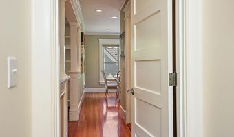 586 B St, Ashland, OR 97520