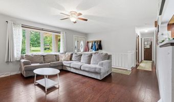 2324 Briarwood Dr, Asbury, IA 52002