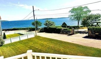20 Roxbury Rd, Narragansett, RI 02882