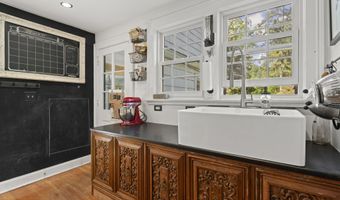 341 Chapel Hill Rd, Atlantic Highlands, NJ 07716