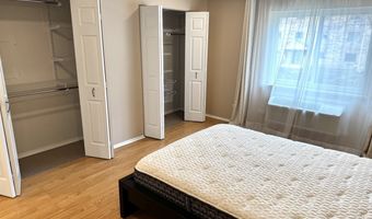 2215 Nichols Rd C, Arlington Heights, IL 60004