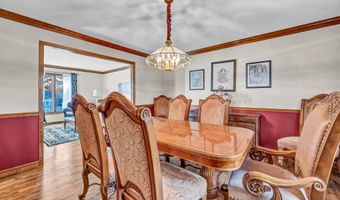 6 Lyndenwood Dr, Brookfield, CT 06804