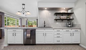 42224 TIFFANY Ln, Astoria, OR 97103