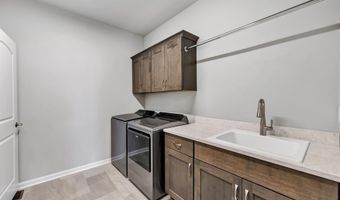 5668 N KESTREL Cir, Appleton, WI 54913