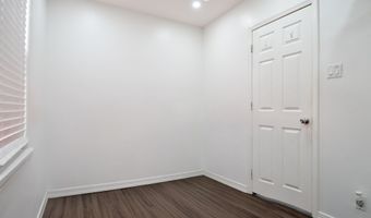 22 E 44TH St, Bayonne, NJ 07002