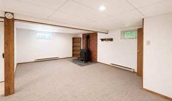 32 W Sylvan Dr, Allen, PA 18067