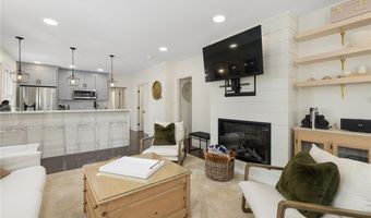 8 Cross St 1, Newport, RI 02840