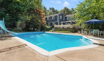 1 Gladridge Dr, East Greenwich, RI 02818