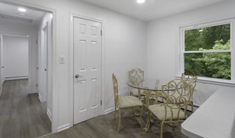 31 Roslyn Dr, Cheshire, CT 06410