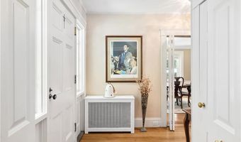 121 Commonwealth Ave, Warwick, RI 02886