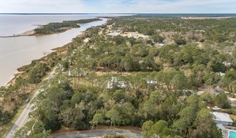 110 Bay Colony Way, Apalachicola, FL 32320