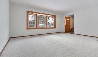 820 Red Coach Ln, Algonquin, IL 60102