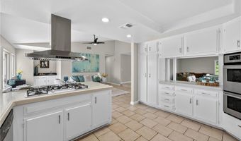 6701 E Leafwood Dr, Anaheim, CA 92807
