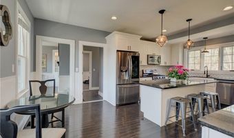 499 Seven Mile Rd, Cranston, RI 02831