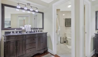 1511 W Pheasant Trail Ln 2, Arlington Heights, IL 60004