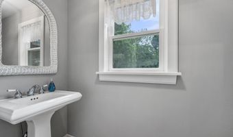 3528 Main St, Barnstable, MA 02630