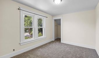 126 YALE St, Green Bay, WI 54303