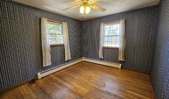 713 Mcgrath Pond Rd, Belgrade, ME 04917