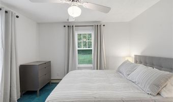 6 Lakewood Dr, Narragansett, RI 02882