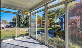 37 Maxwell Rd, Indianapolis, IN 46217