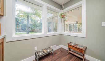 111 Moyne Dr, Abilene, KS 67410