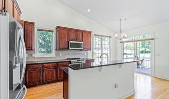 11 Pondside Ln 11, Bolton, MA 01740